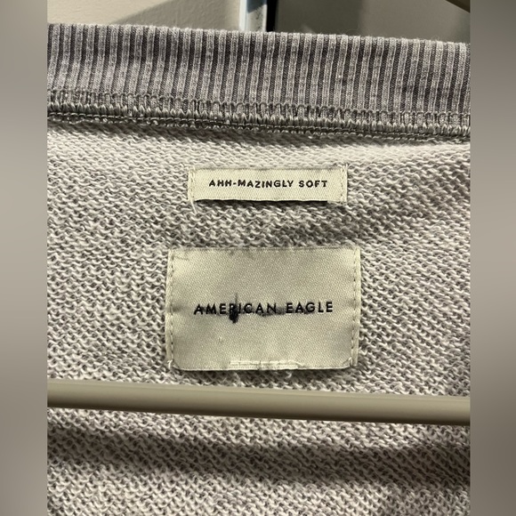 American Eagle Over Sized Crew Neck - Picture 5 of 8